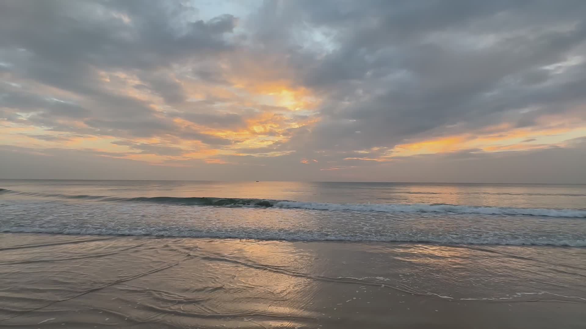Peaceful Ocean Sunset with Gentle Waves Free Stock Video Footage ...