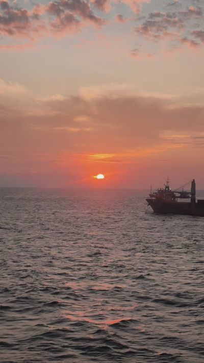 benedicto 13's ocean waves sunset video