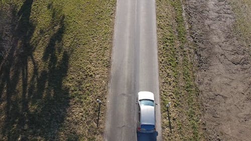 Podróżując Po Asfaltowej Drodze Na Wsi