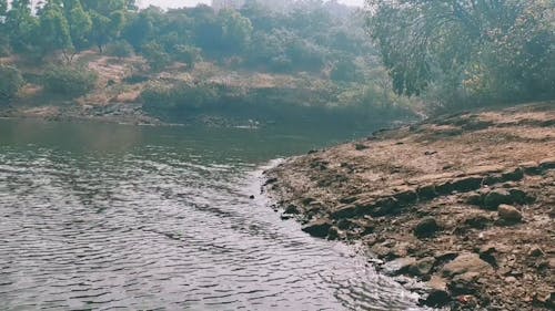 Un Barrage Construit Pour Retenir L'eau Du Lac Comme Réservoir