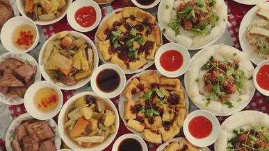 traditional vietnamese feast food spread