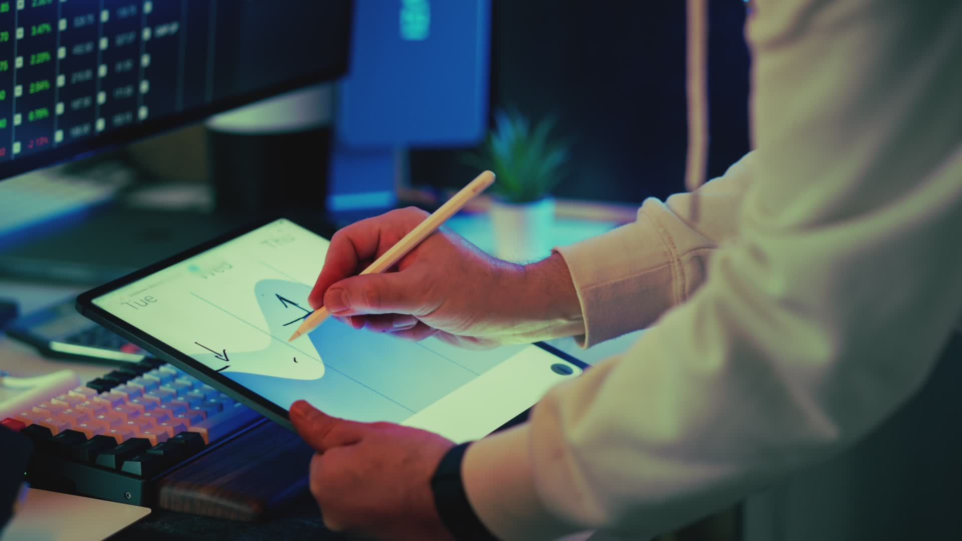 Analyzic Business Professional Analyzing Data on Tablet Free Stock Video Footage ...