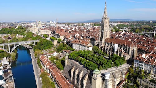 La Torre Della Chiesa Cattedrale Di Berna Nella Città Vecchia Di Berna In Svizzera