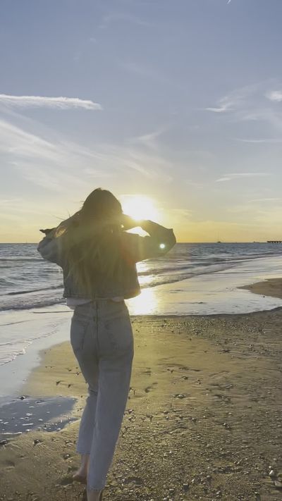Zenia Diamond's ocean waves sunset video