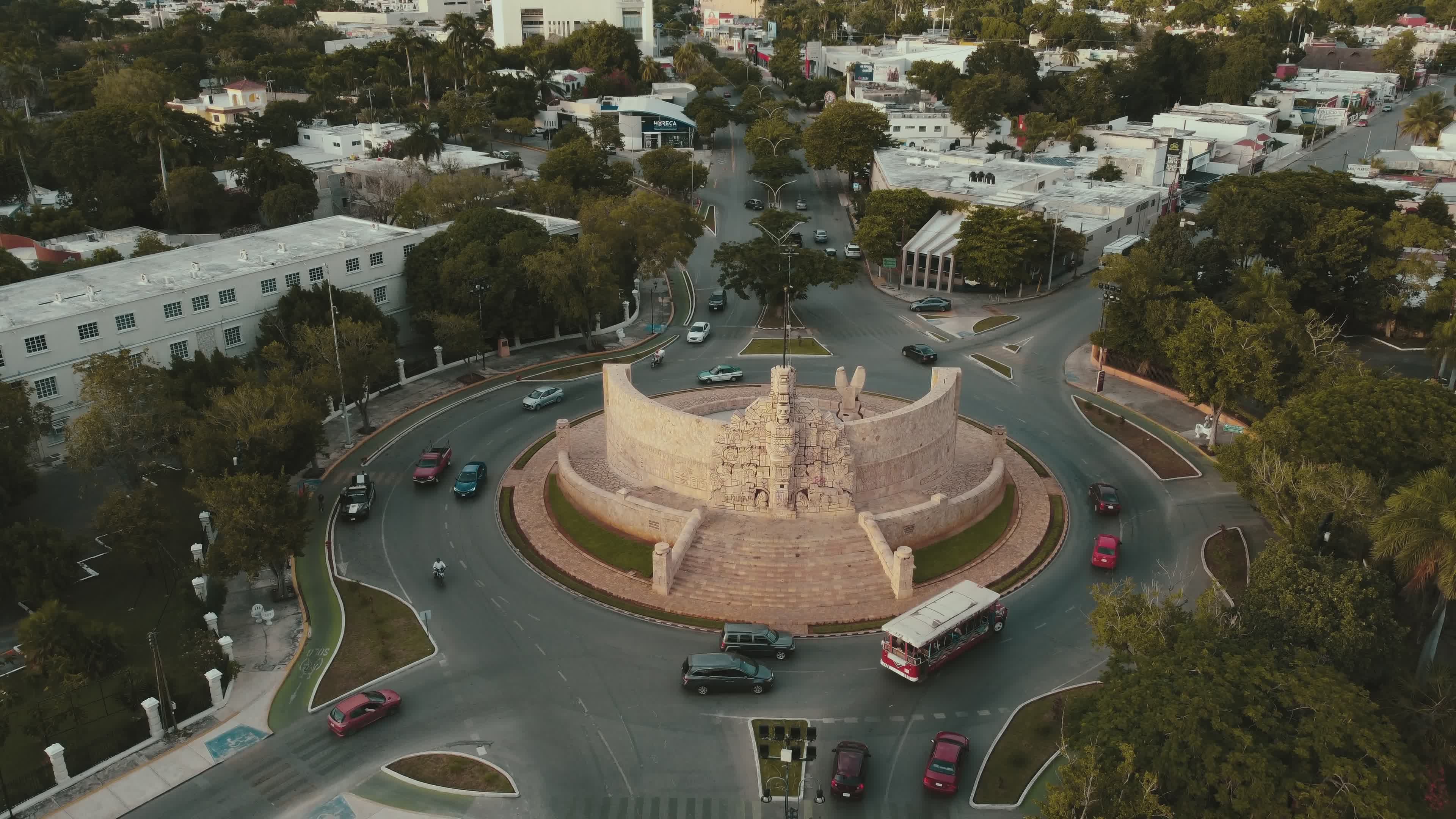 Vista Aérea Del Monumento A La Patria En Mérida · Vídeo de stock gratuito