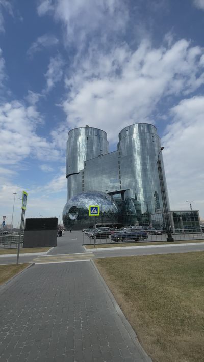Val А's architecture modern video