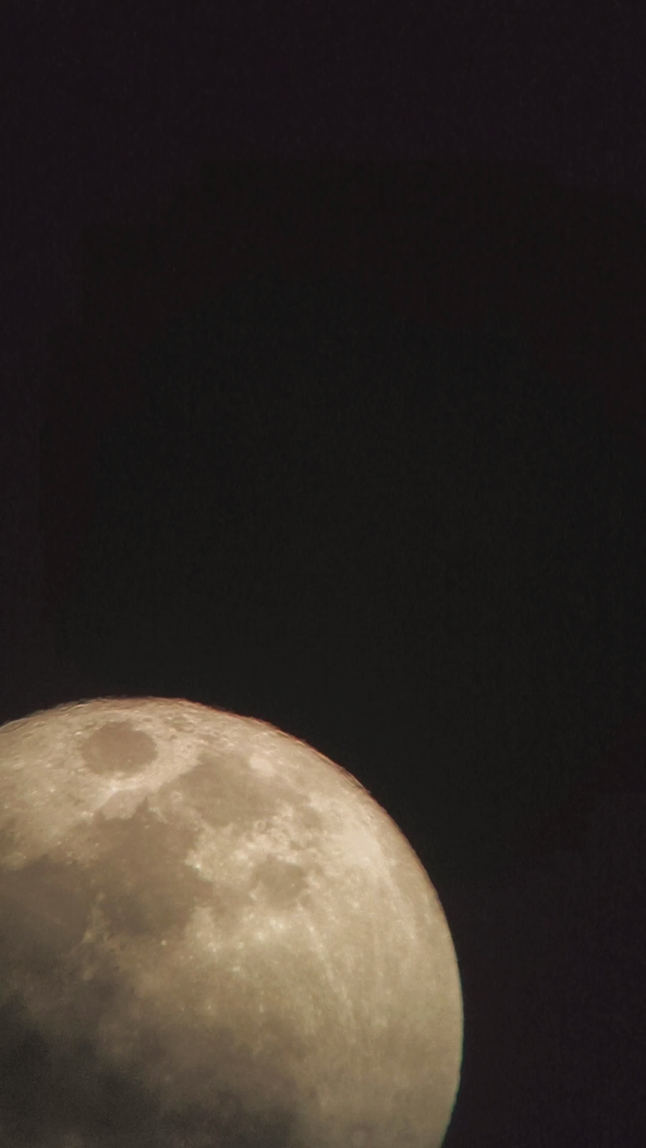 Impressionante Close Up Da Lua Cheia à Noite. · Vídeo profissional gratuito