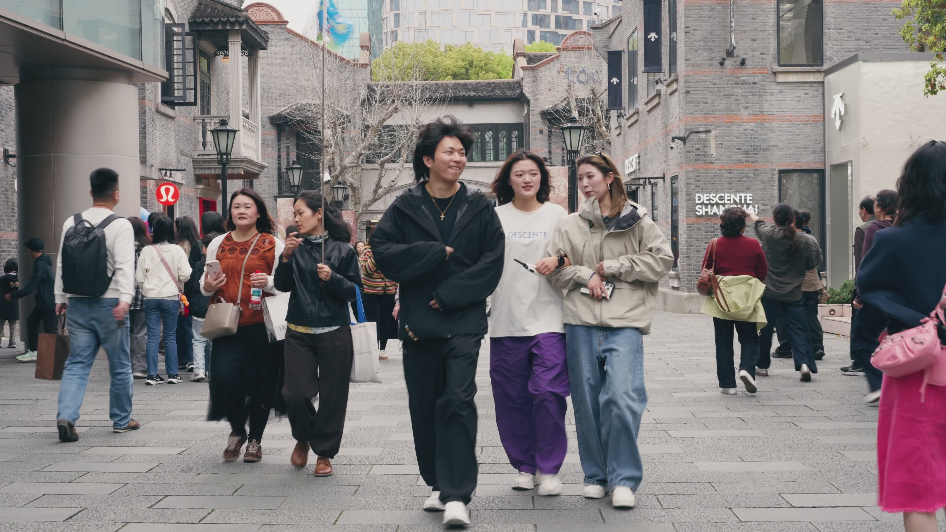 casual stroll in bustling city street 36926175
