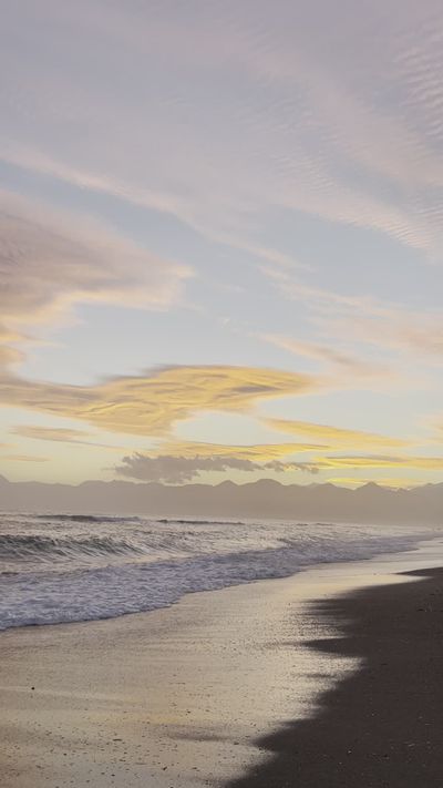 İsa's ocean waves sunset video