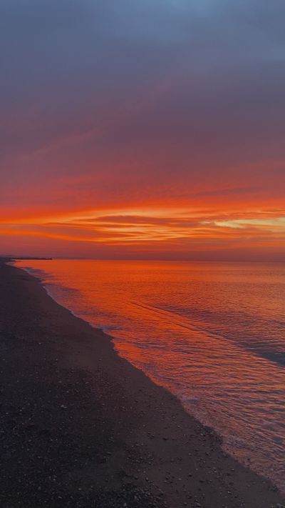 İsa's ocean waves sunset video