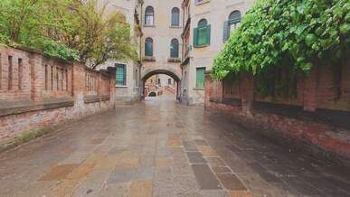 charming venetian street and canal walkthrough