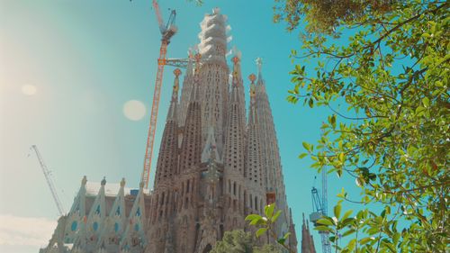 Private airport transfer from Barcelona Airport to Sagrada Família