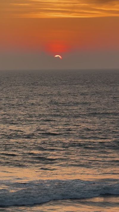 Rufus Graham's ocean waves sunset video