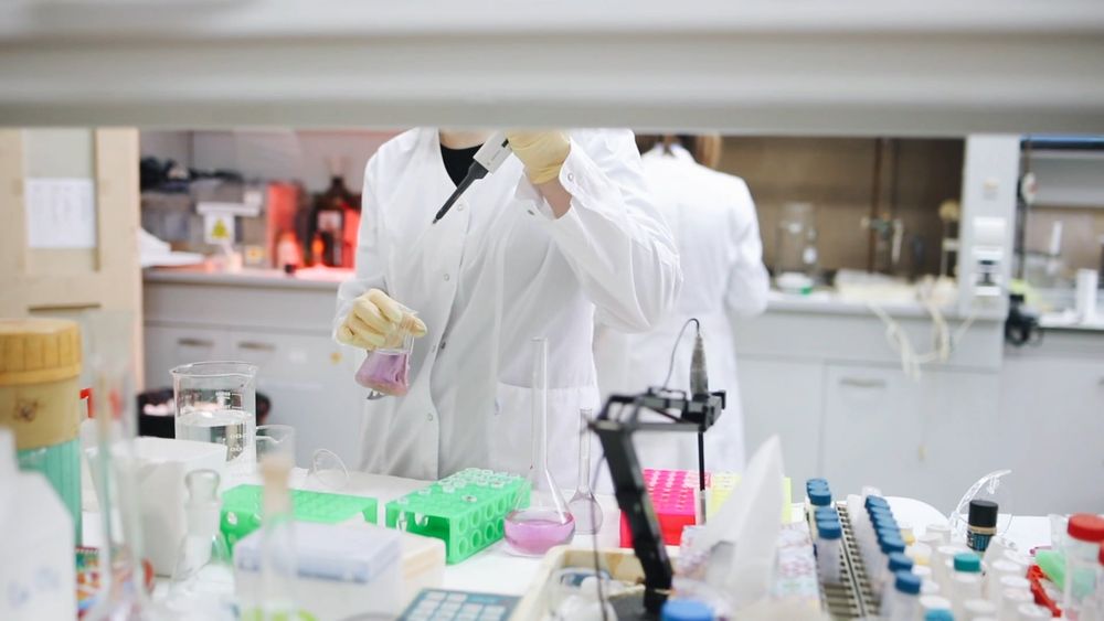 Mixing Laboratory Liquids · Free Stock Video
