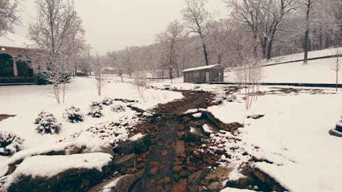 Regenval Water Smelten De Sneeuw Die De Grond