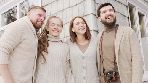 Gruppe Von Glücklichen Menschen, Die Ein Gruppenfoto Haben