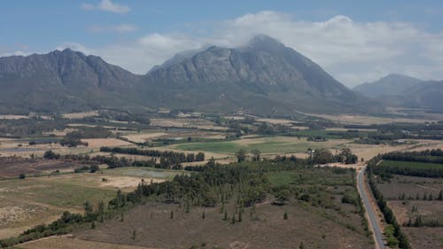 Вид с воздуха на сельскохозяйственный ландшафт