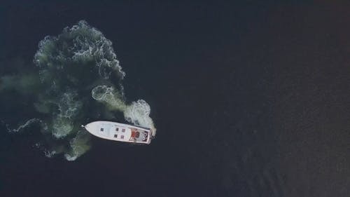 Boomerang Footage Of A Boat In The Water