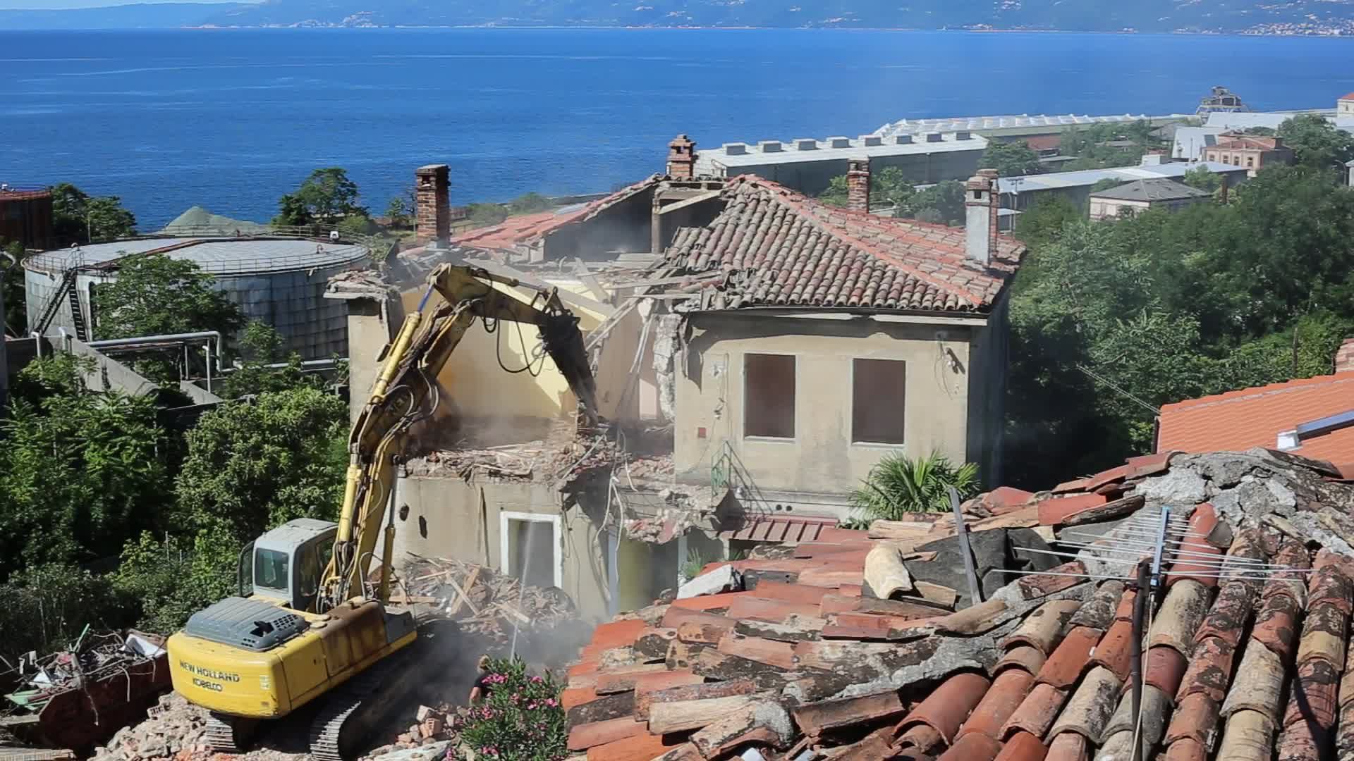 Demolition Contractor video