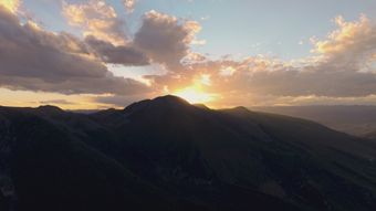 当晨光越过山河高清视频视频素材