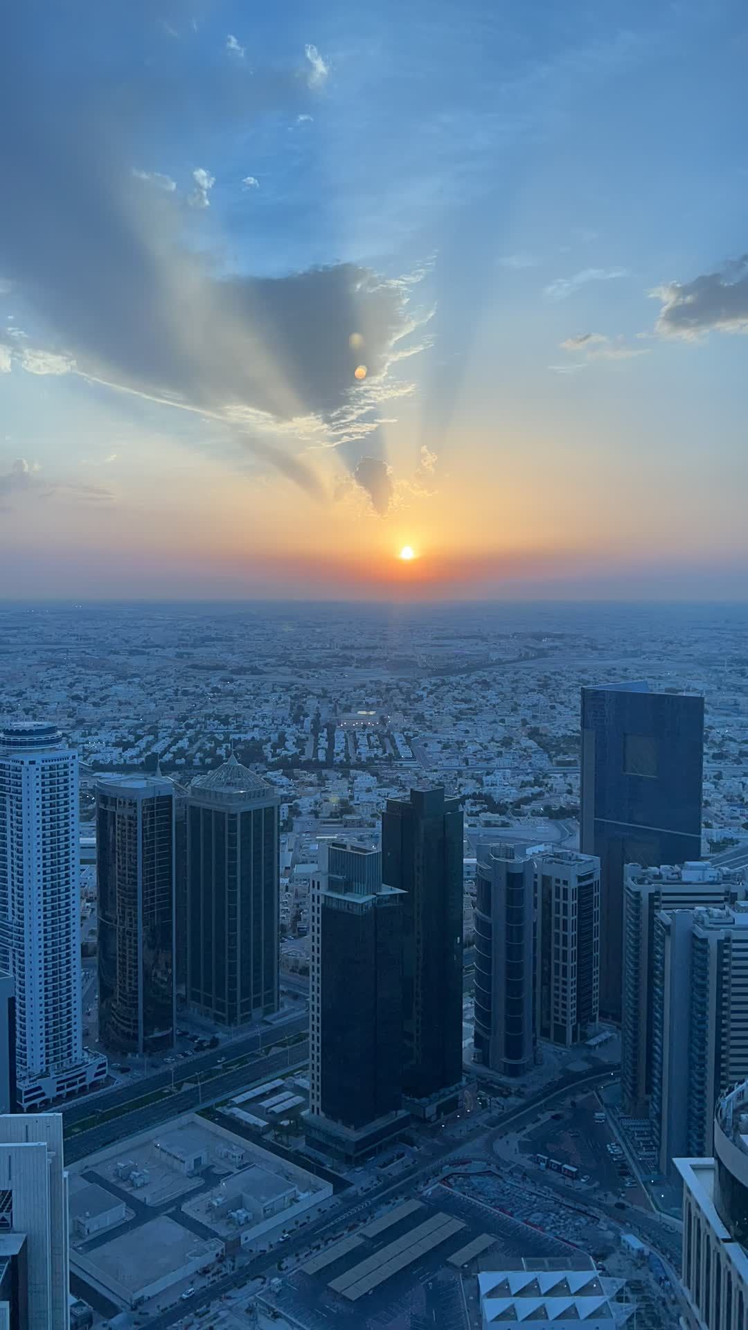 save this trip
📍 Dubai
🎥 Natalya Rostun · Pexels
#travel #city #citybreak #skyline #wanderlust