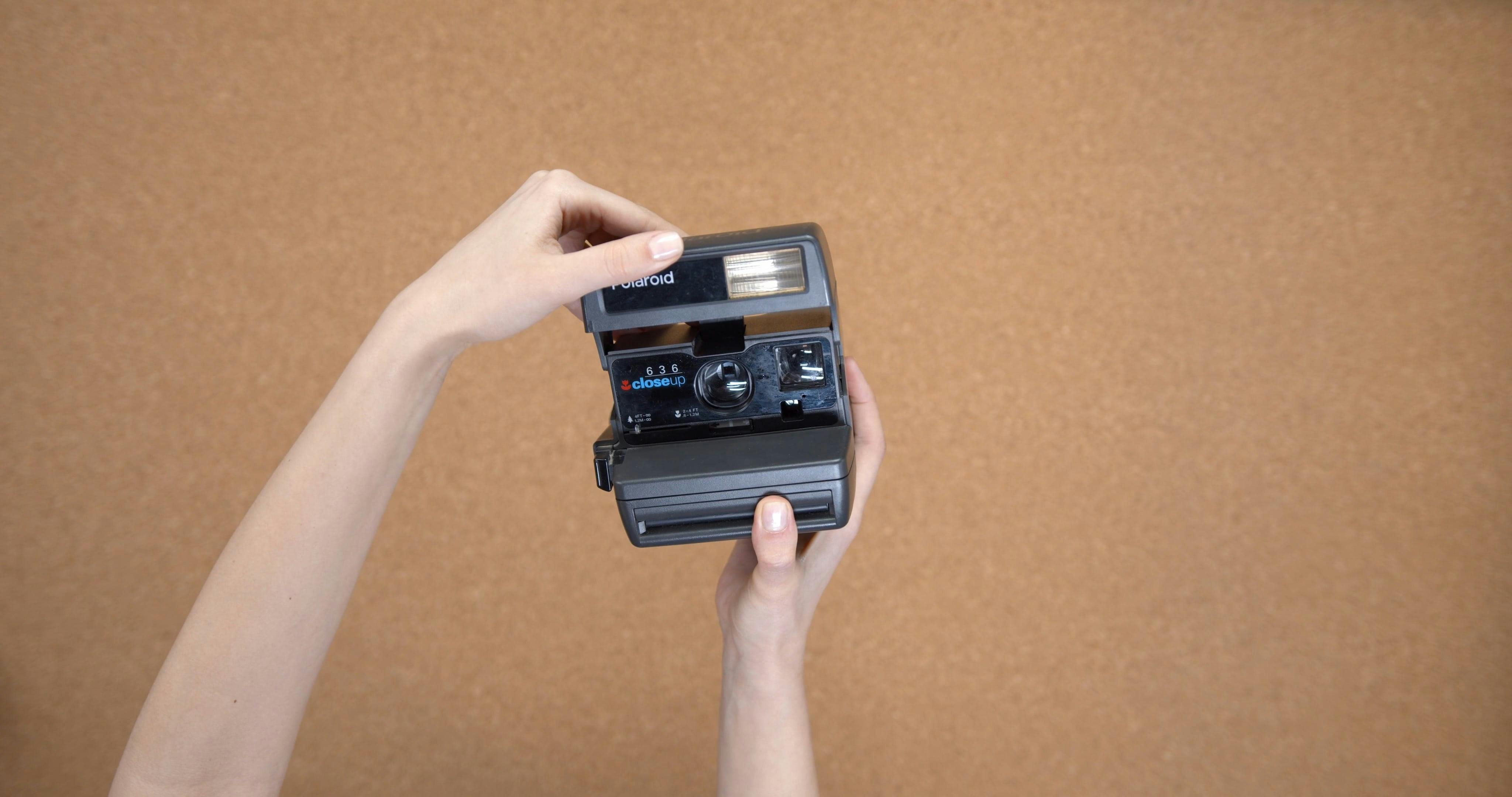 camera that develops pictures instantly