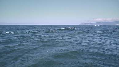 breaking ocean waves