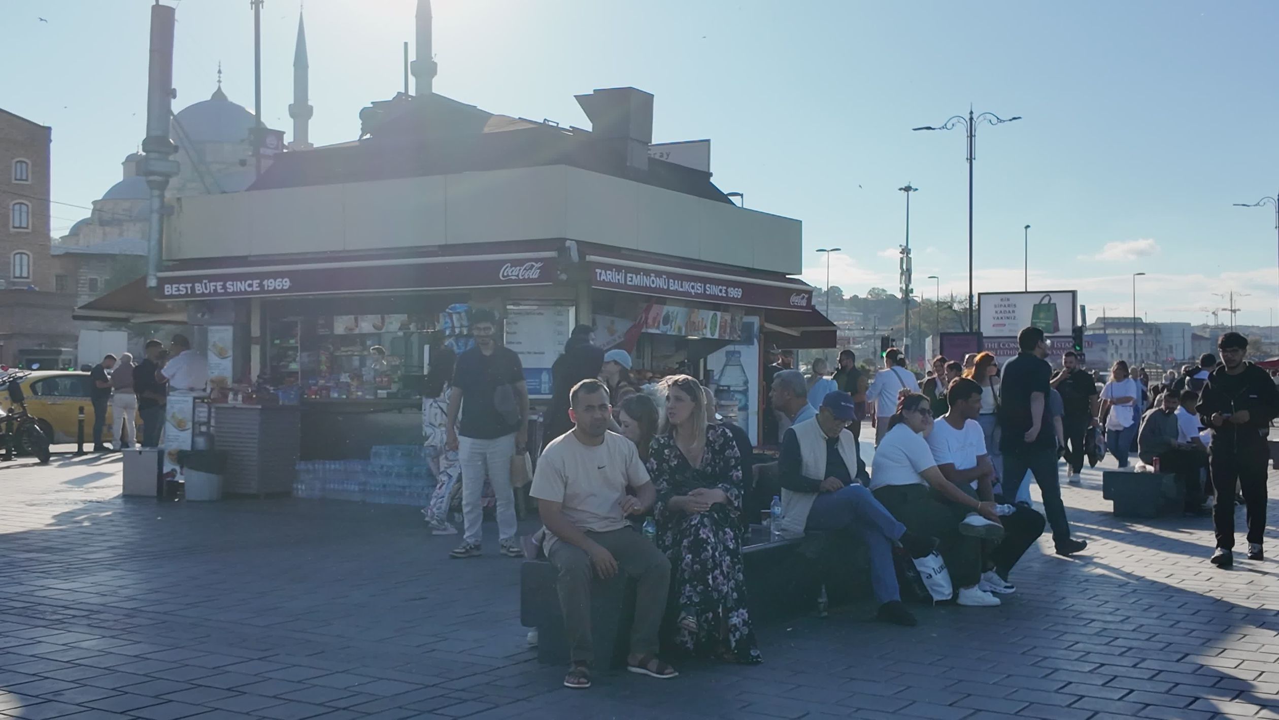 Mit Turky Belebte Strandpromenade Mit Entspannten Menschen · Kostenloses Stock-Video