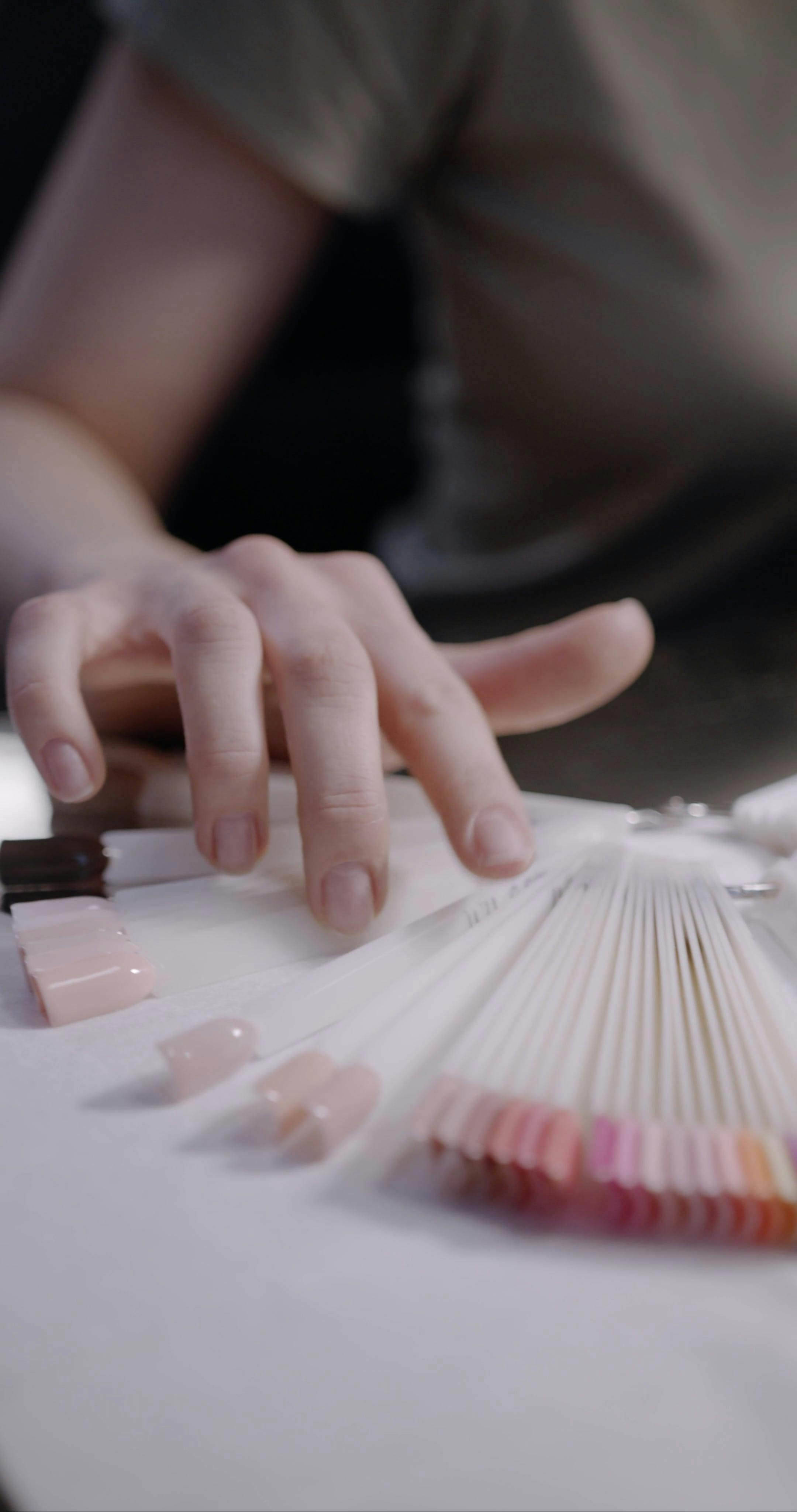 Sally Hansen Spring Color Block Tape Manicure (+ Tutorial) | Nail art diy  easy, Diy nails tutorial, Nail art diy