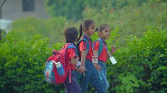 小孩上学高清视频视频素材视频素材