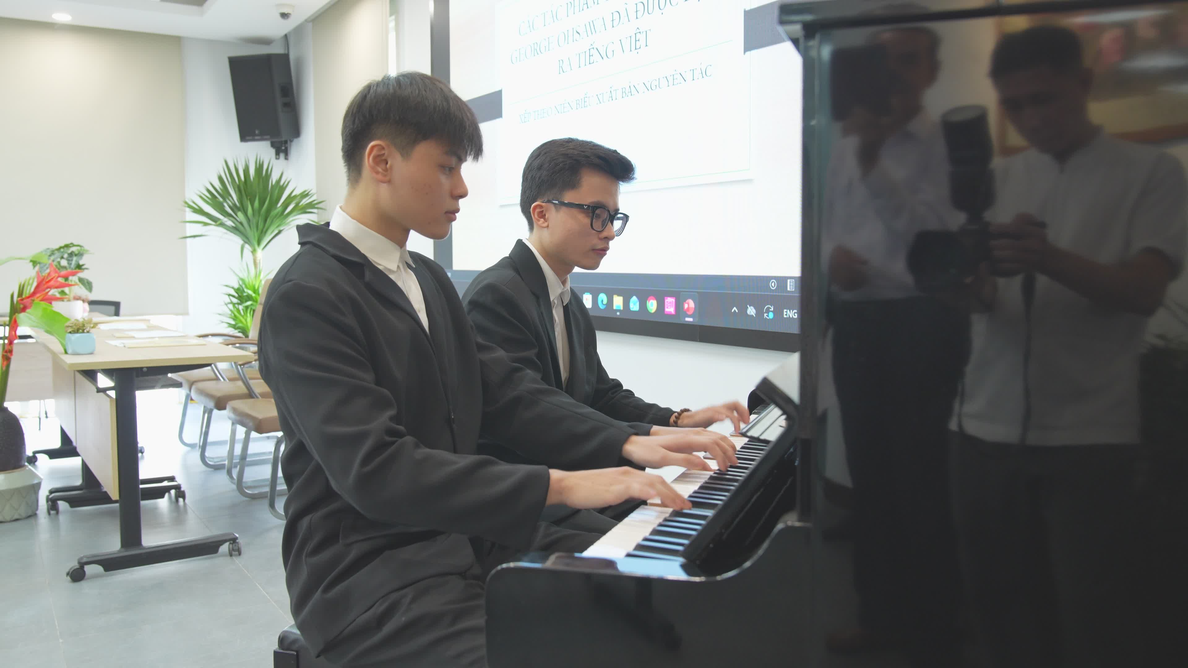 Para Pianis Tampil Langsung Dalam Konser · Video Stok Gratis