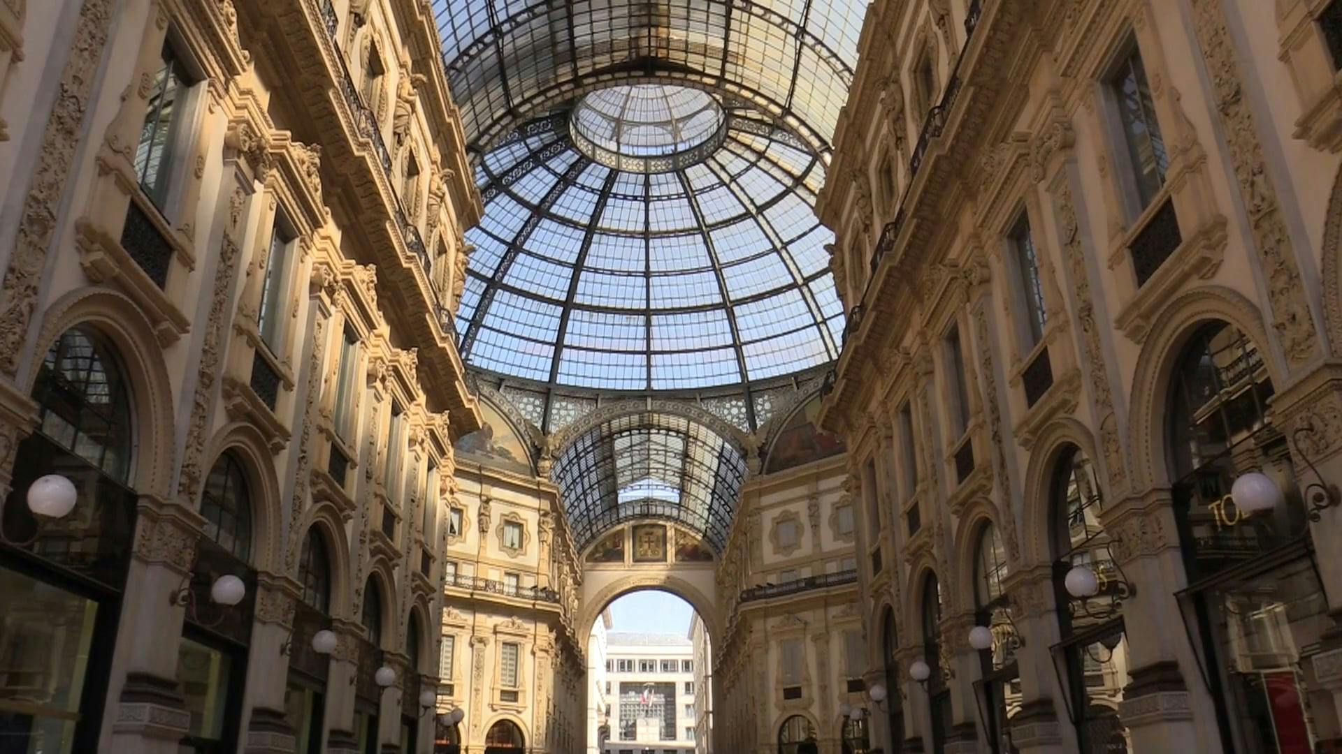 MILAN (ITALY) - GALLERIA VITTORIO EMANUE, Stock Video