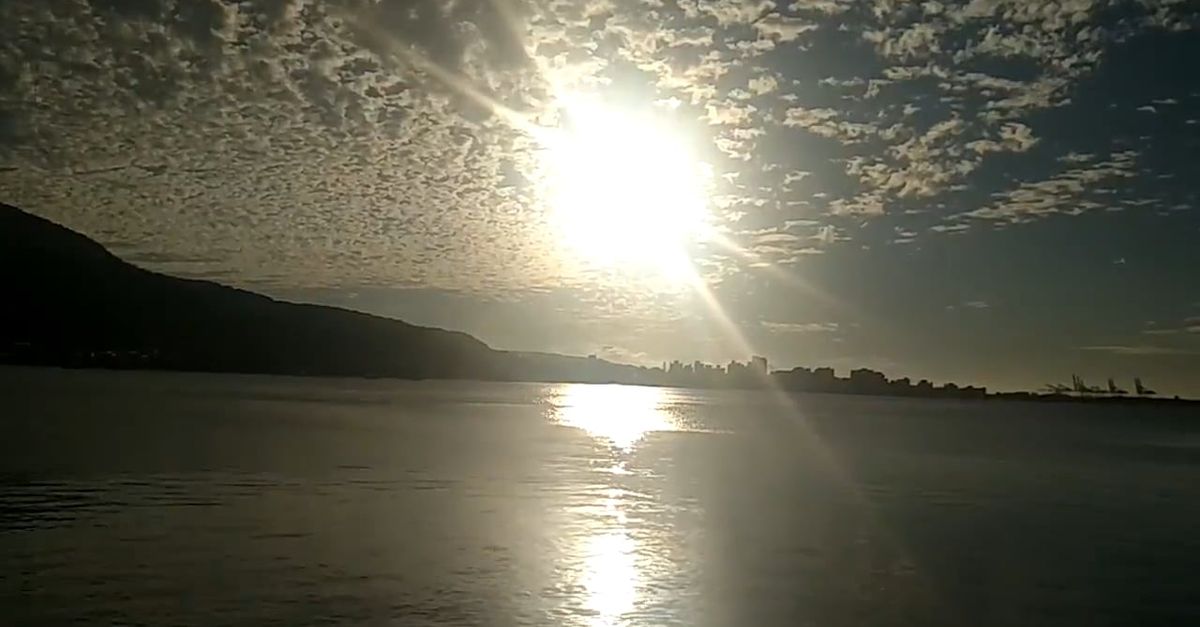 The Rays Of The Sun Reflecting On The Lake's Surface · Free Stock Video