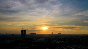 城市风景早上天空高清视频高清视频视频素材