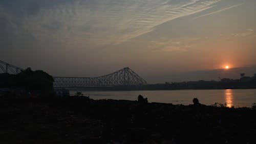 A Time-lapse of the Sunrise byt he River