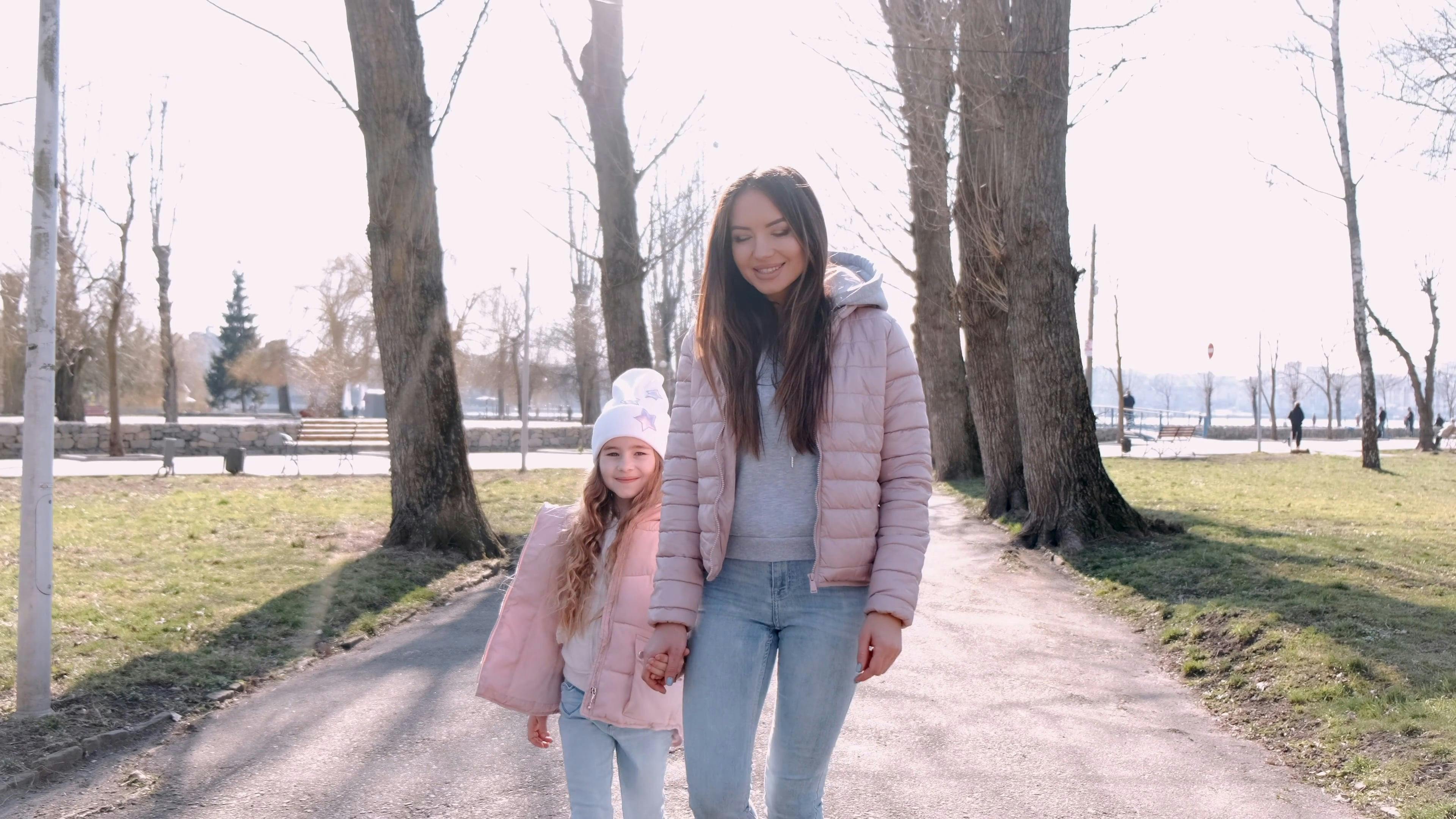 Los mejores 30.000+ vídeos de Chicas Hermosas · Banco de Imágenes