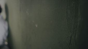倚靠视频素材视频素材
