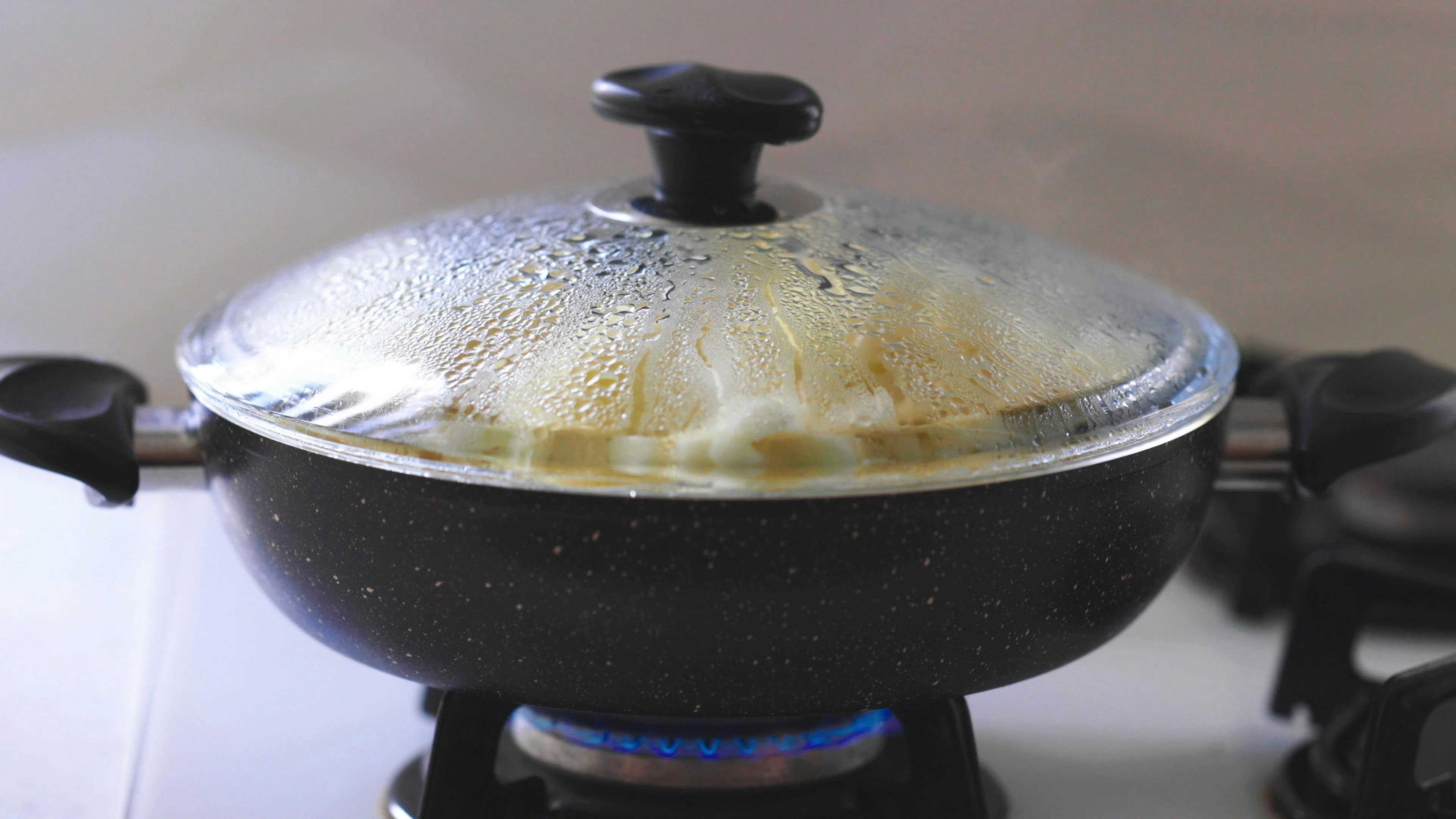 Boiling Water · Free Stock Video