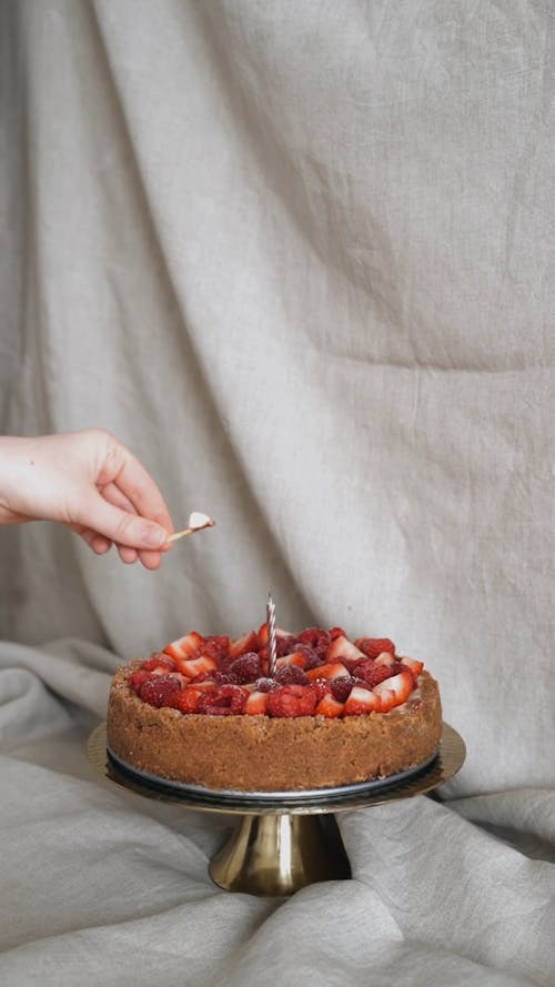 Photos gratuites de aliments, arrière-plan blanc, bon anniversaire