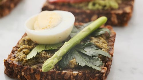 Toast with Egg and Greens