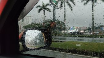 雨天开车视频素材高清视频免费下载高清视频视频素材