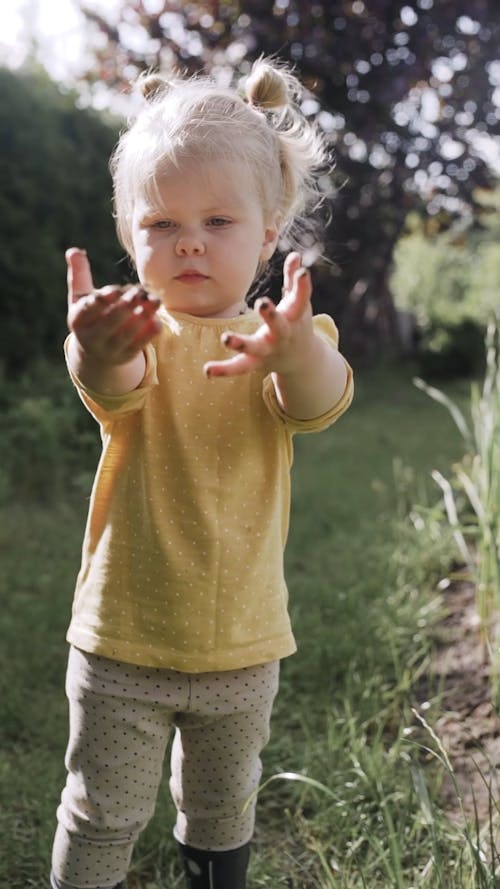 Video Of Child Reaching Her Hands