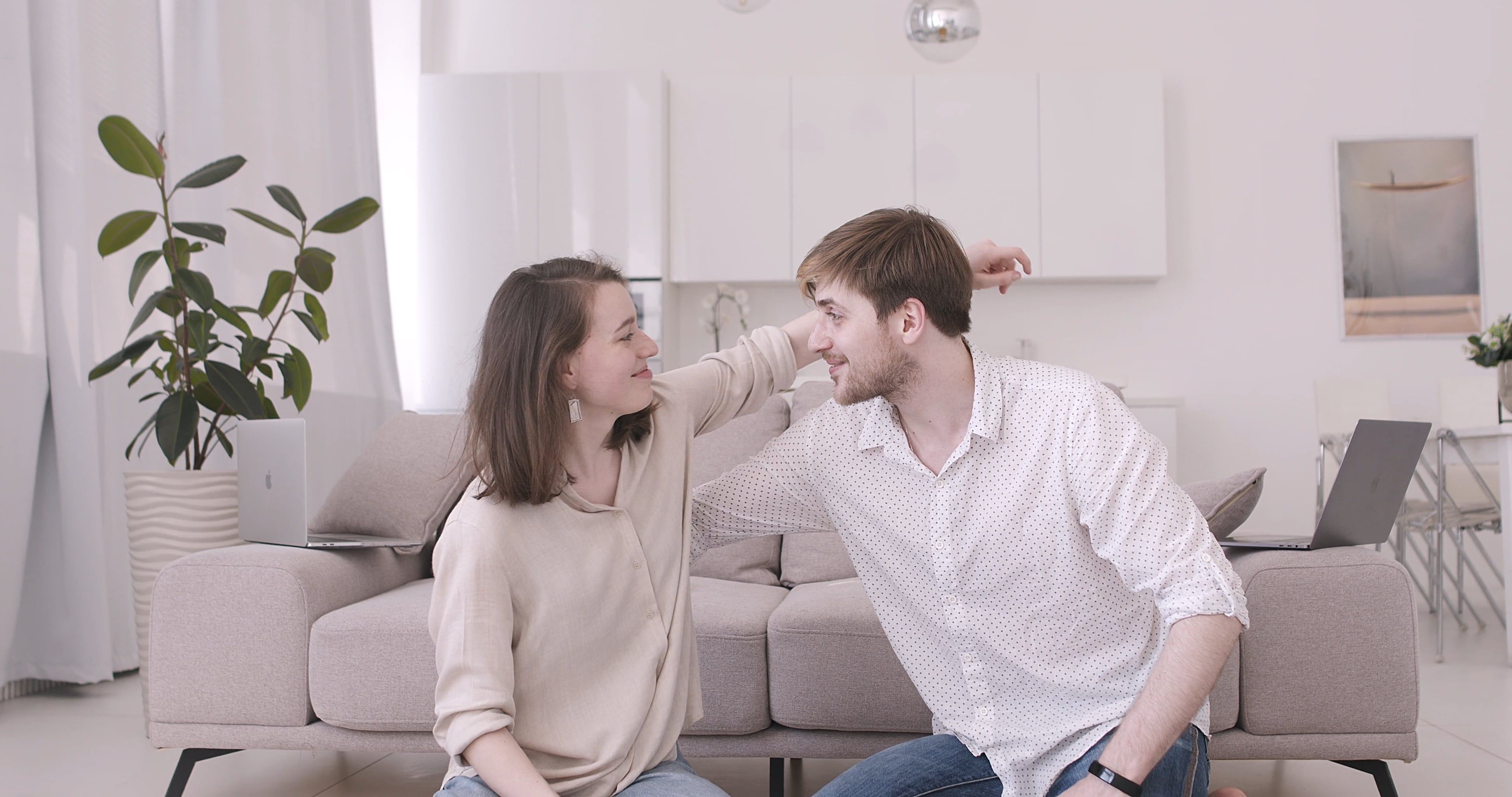 Minimal Hug Videos, Download The BEST Free 4k Stock Video Footage ...