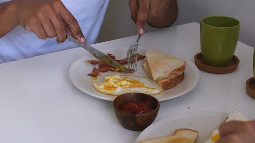 Video Of People Having Breakfast