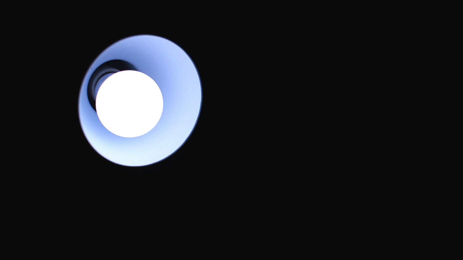 Light Bulb Going On and Off · Free Stock Video