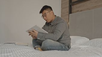 中国辛苦 工作 失望 烦恼 没钱视频素材