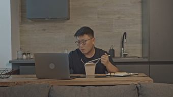 中国辛苦 工作 失望 烦恼 没钱视频素材