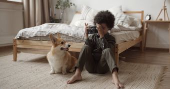人和宠物视频素材视频素材