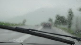 雨天开车视频素材免费下载视频素材