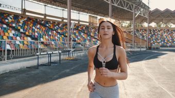 美女跑步视频视频素材视频素材高清视频视频素材